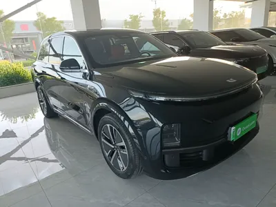 Li Auto L8 2024, 17900 км, за 252857.55 CNY