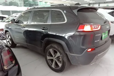 Jeep Cherokee 2019, 58400 км, за 70032.68 CNY