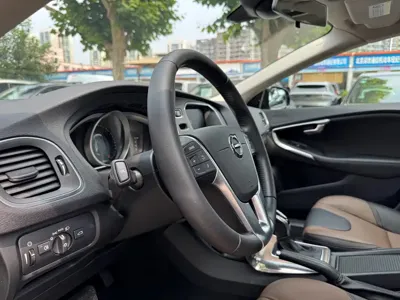 Volvo V40 2017, 83000 км, за 58000 CNY - фото 12