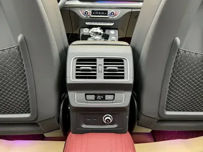 Audi Q5L 2026, 9500 км, за 245799 CNY - фото 26