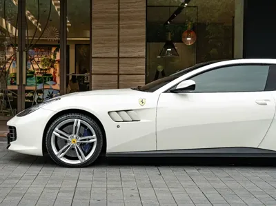 Ferrari GTC4Lusso 2018, 22000 км, за 3680000 CNY - фото 4