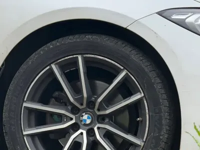BMW 3 Series 2023, 110000 км, за 138800 CNY