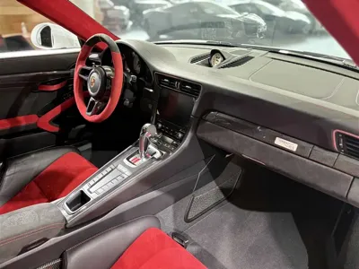 Porsche 911 2018, 6000 км, за 2488800 CNY - фото 26