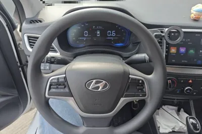 Hyundai Verna (new generation) 2020, 36900 км, за 40237.18 CNY - фото 10