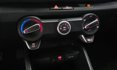 Kia Stonic 2018, 102912 км, за 10000000 KRW - фото 30