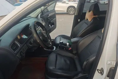 Volkswagen Lavida 2013, 116300 км, за 26244.93 CNY - фото 9