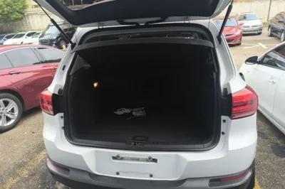 Volkswagen Tiguan 2016, 166900 км, за 55695.76 CNY - фото 22