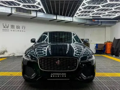 Jaguar XFL 2023, 25000 км, за 219800 CNY