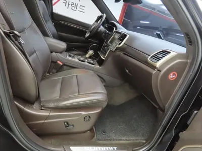 Jeep Cherokee 2016, 121844 км, за 14000000 KRW - фото 7