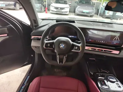 BMW 5 Series 2026, 100 км, за 338959.09 CNY - фото 14