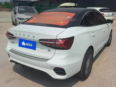 Roewe i5 2022, 24000 км, за 37000 CNY