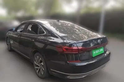 Volkswagen Passat New Energy 2022, 35300 км, за 114471 CNY