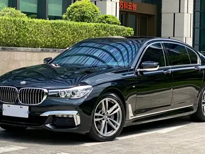 BMW 7 Series · 2018 год