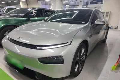 Xpeng P7 · 2022 год