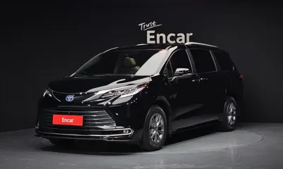 Toyota Sienna · 2023 год