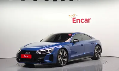 Audi e-tron GT · 2022 год