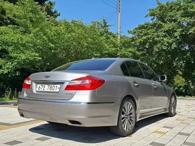 Hyundai Genesis 2013, 123397 км, за 7400000 KRW