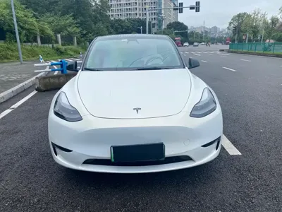 Tesla Model Y 2021, 140000 км, за 119800 CNY