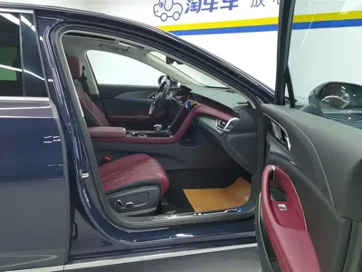 Hongqi Hongqi H5 2024, 13300 км, за 107600 CNY - фото 8