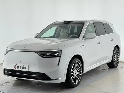 AITO 问界 AITO M8 · 2025 год