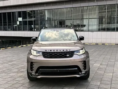 Land Rover Discovery 2021, 58000 км, за 378000 CNY