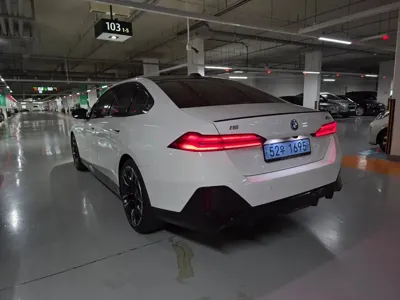 BMW i5 2024, 37000 км, за 94700000 KRW