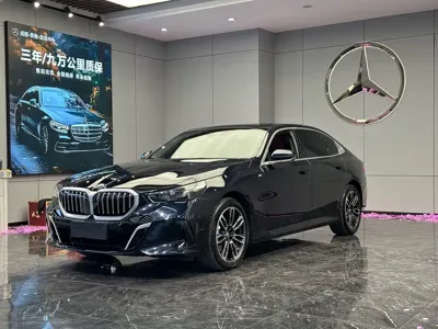 BMW 5 Series · 2024 год