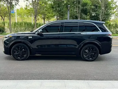 Li Auto Li L8 2023, 53000 км, за 205799 CNY
