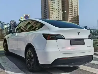 Tesla Model Y 2021, 105000 км, за 119800 CNY