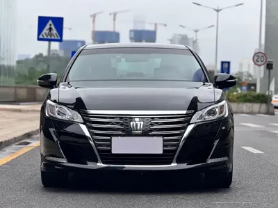 Toyota Crown 2017, 69000 км, за 145800 CNY