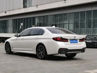 BMW 5 Series 2021, 66000 км, за 210799 CNY - фото 18