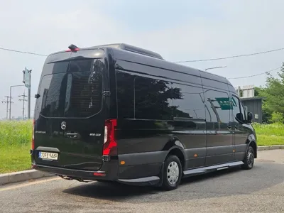 Mercedes-Benz Sprinter 2022, 36700 км, за 84000000 KRW