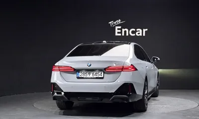 BMW 5-Series 2025, 6968 км, за 71900000 KRW - фото 4