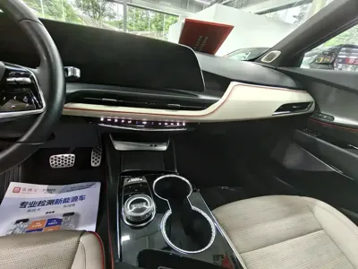 Cadillac GT4 2024, 11000 км, за 149800 CNY - фото 7