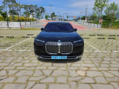 BMW i7 2024, 19500 км, за 140840000 KRW