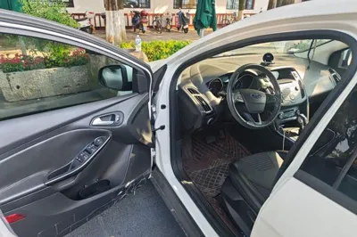 Ford Focus 2015, 69700 км, за 39645.76 CNY - фото 13