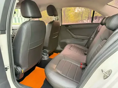 Volkswagen Jetta 2017, 60000 км, за 25800 CNY