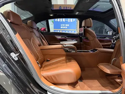 BMW 7 Series 2017, 100000 км, за 379799 CNY - фото 10