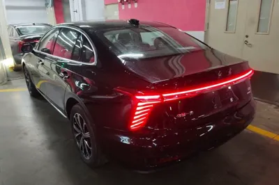 Hongqi H5 PHEV 2025, 100 км, за 140090.52 CNY - фото 4