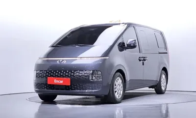 Hyundai Staria · 2023 год