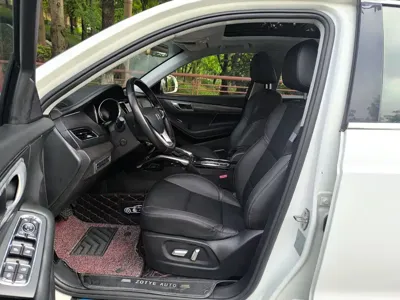 Zotye Zotye SR7 2019, 69000 км, за 16800 CNY - фото 8