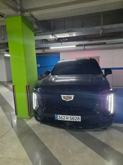 Cadillac Escalade 2025, 5200 км, за 90000000 KRW - фото 3