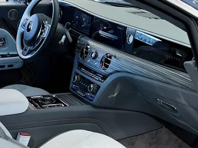 Rolls-Royce Phantom 2024, 10300 км, за 3880000 CNY