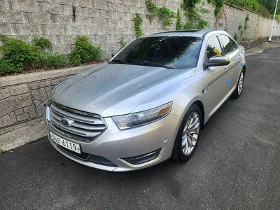 Ford Taurus · 2013 год