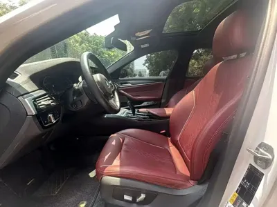 BMW 5 Series New Energy 2020, 53000 км, за 139800 CNY