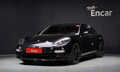 Porsche Panamera · 2020 год