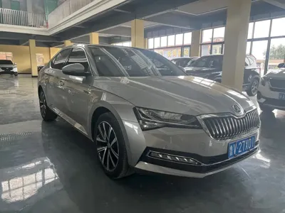 Skoda Superb 2023, 24000 км, за 141800 CNY