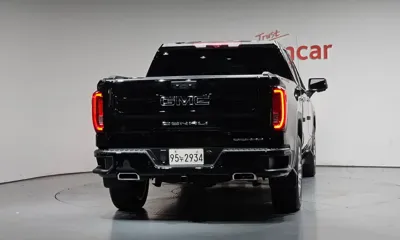 GMC Sierra 2023, 88221 км, за 99990000 KRW