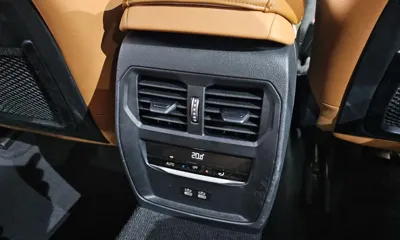 BMW 3-Series 2023, 33102 км, за 45800000 KRW - фото 31