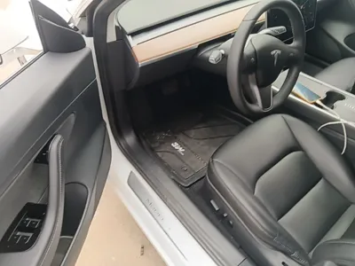 Tesla Model 3 2019, 66300 км, за 113974.75 CNY - фото 19